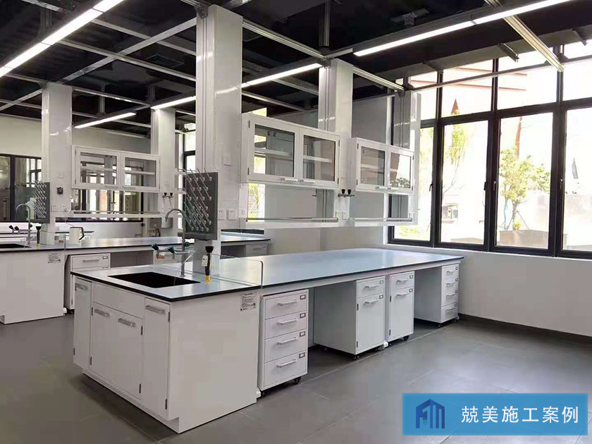 某高校实验室